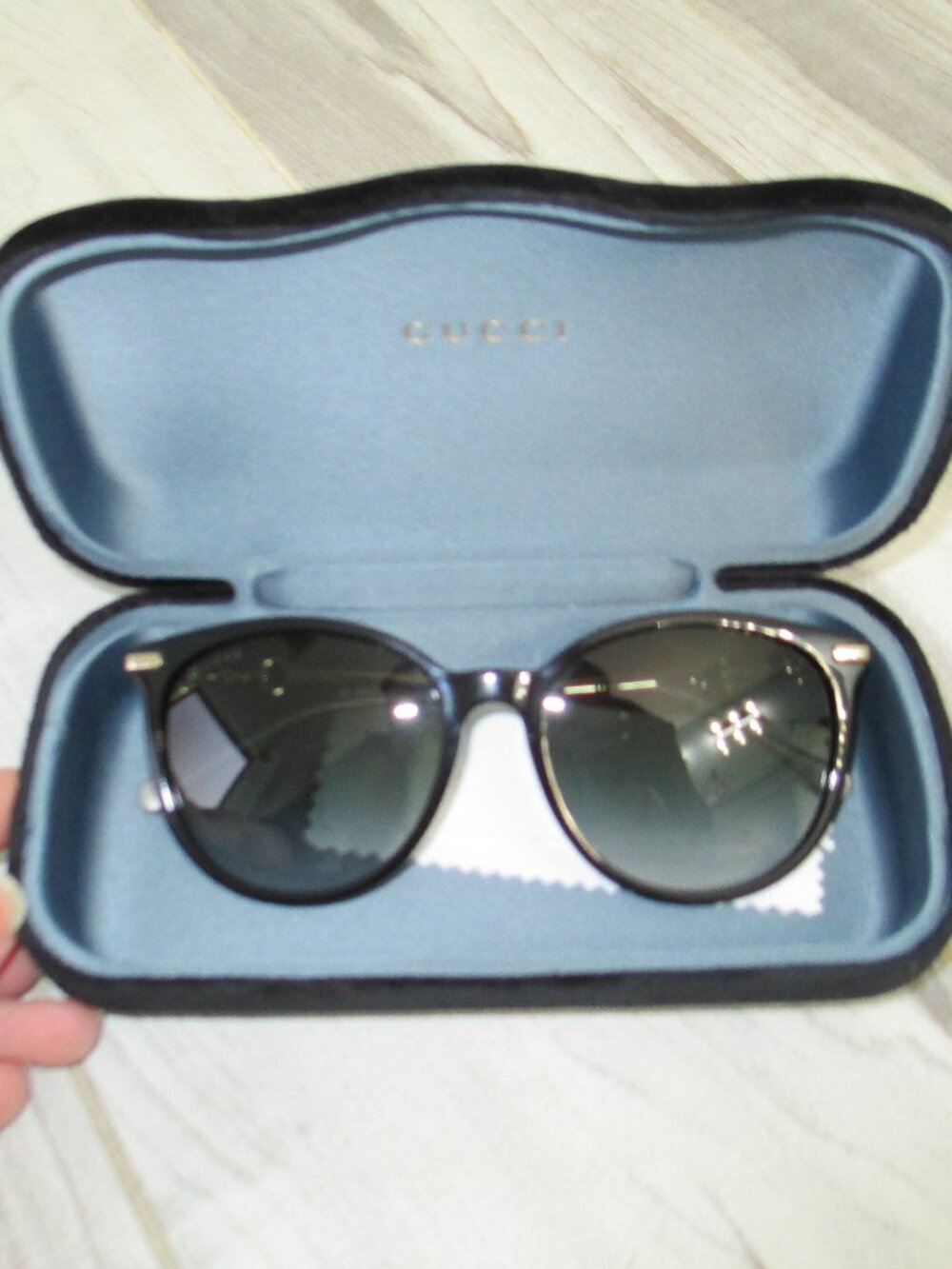 Gucci black round sunglasses